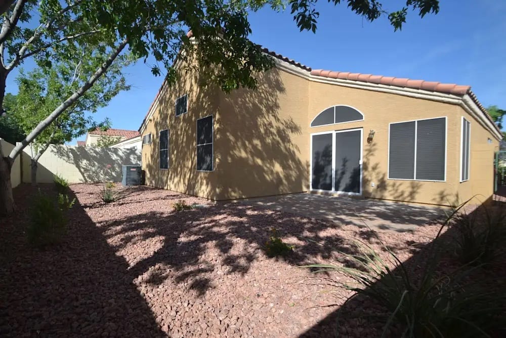 SINGLE FAMILY HOME - Photo 5